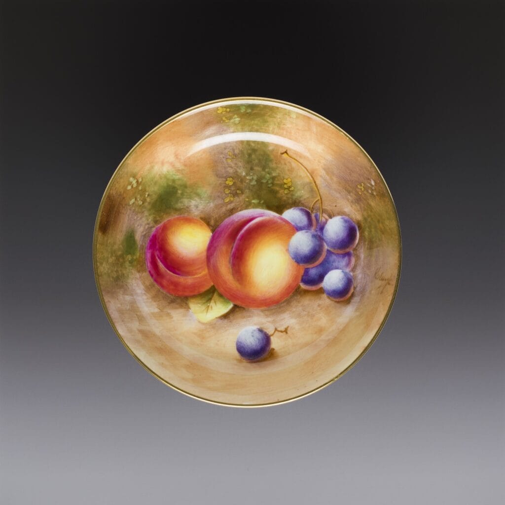 Frank Roberts pin tray | Museum of Royal Worcester